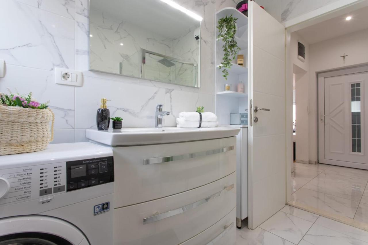 Lux Apartment Ema Kaštela Εξωτερικό φωτογραφία