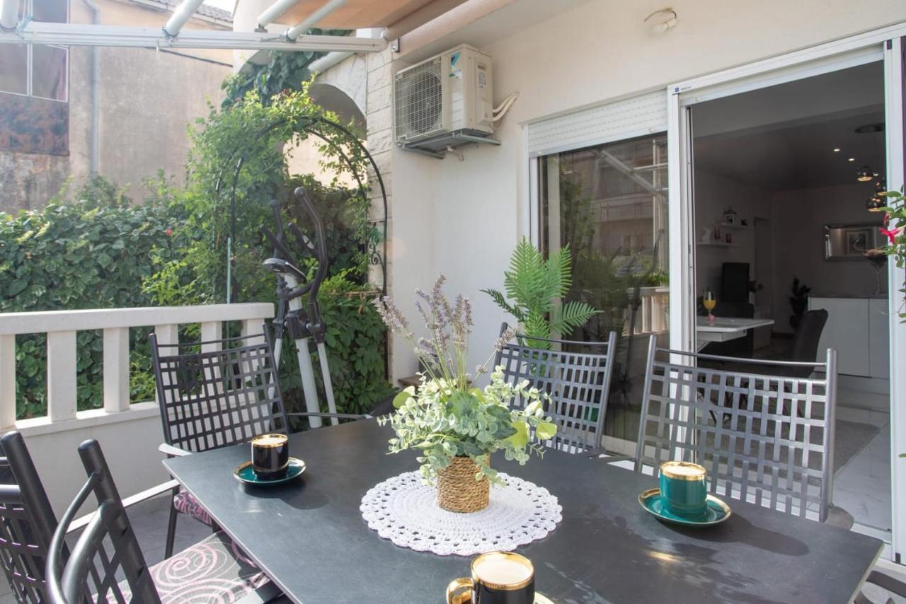 Lux Apartment Ema Kaštela Εξωτερικό φωτογραφία