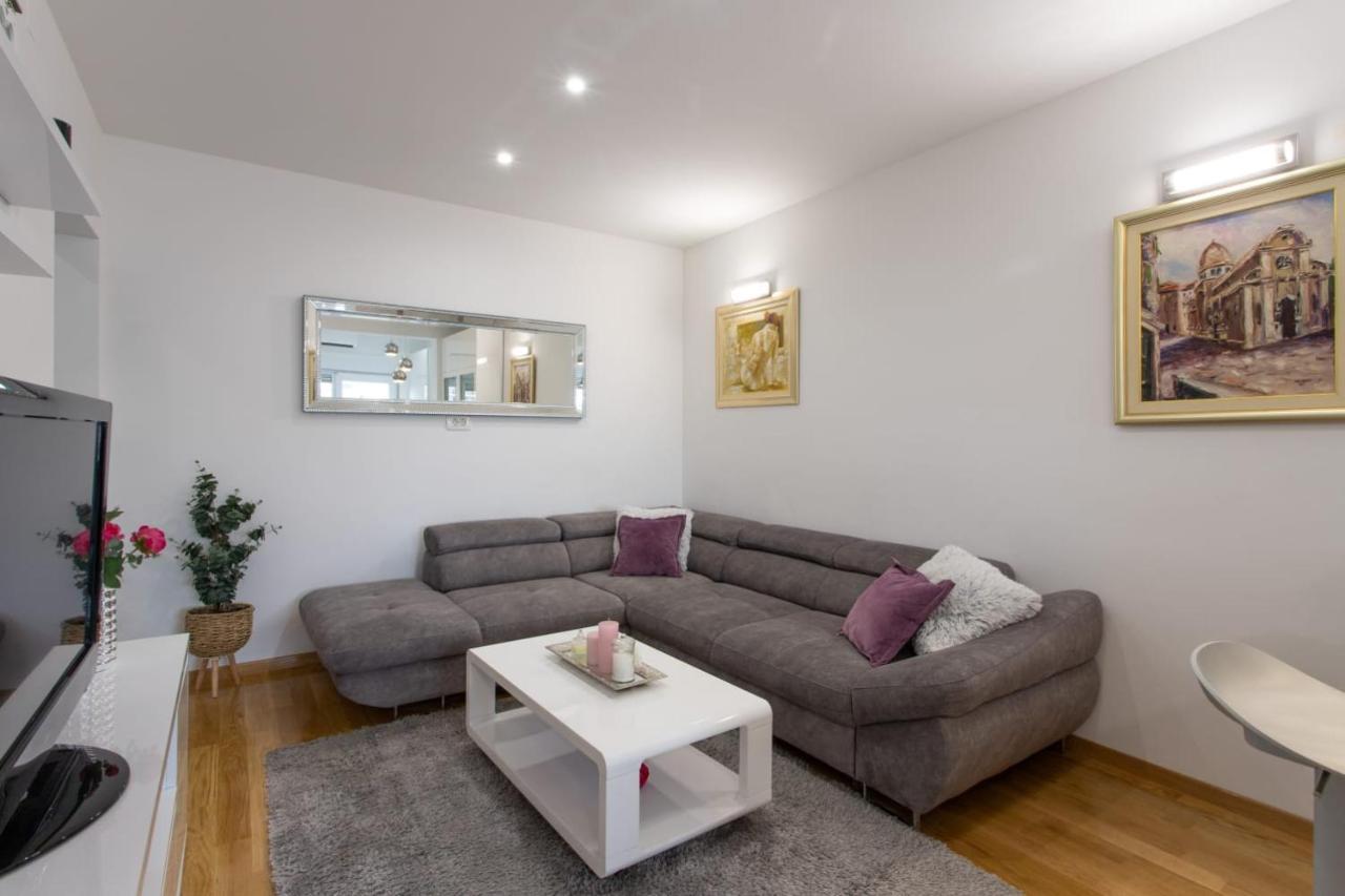 Lux Apartment Ema Kaštela Εξωτερικό φωτογραφία