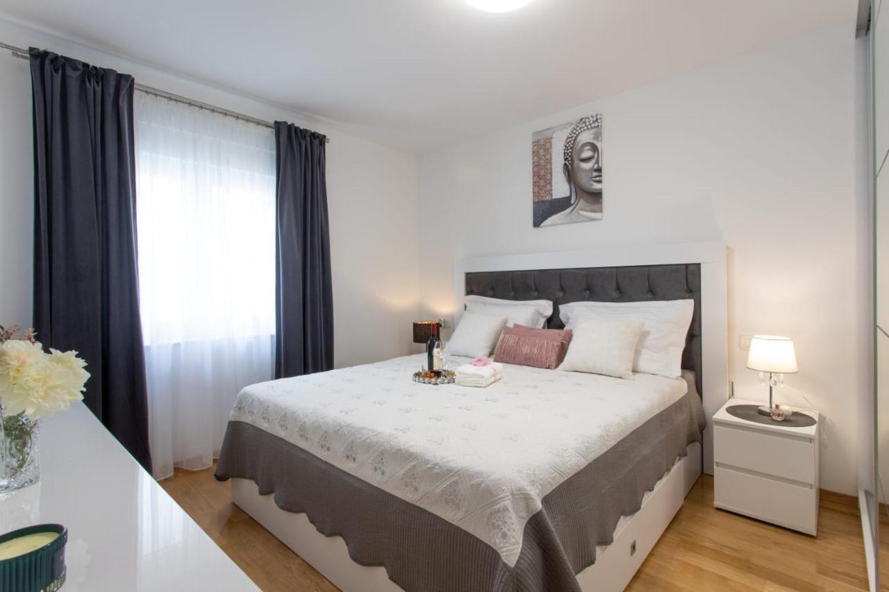 Lux Apartment Ema Kaštela Εξωτερικό φωτογραφία