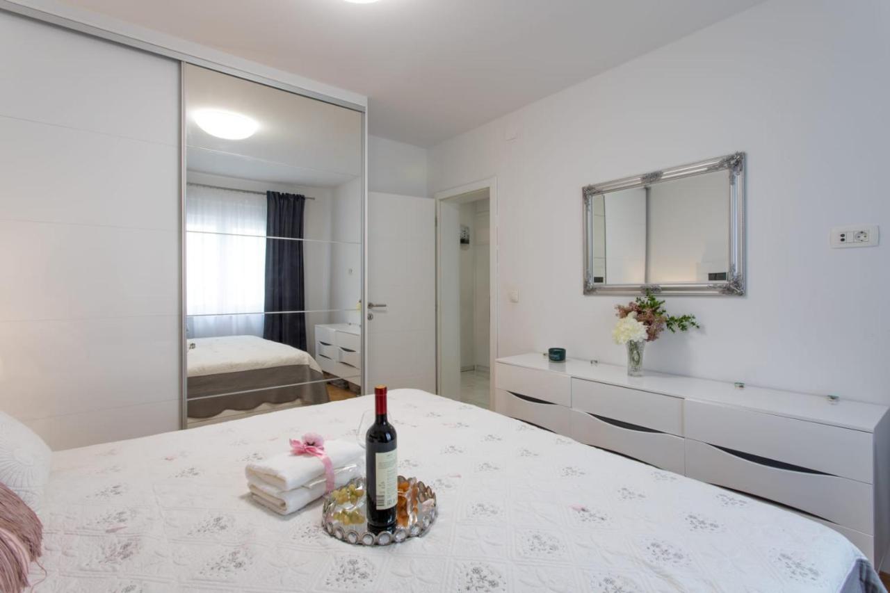 Lux Apartment Ema Kaštela Εξωτερικό φωτογραφία